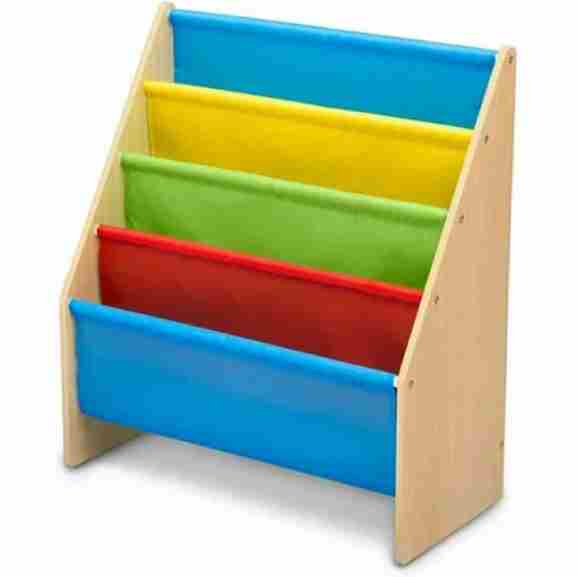 Houten boekenrek met opbergruimte voor boeken van verschillende formaten
