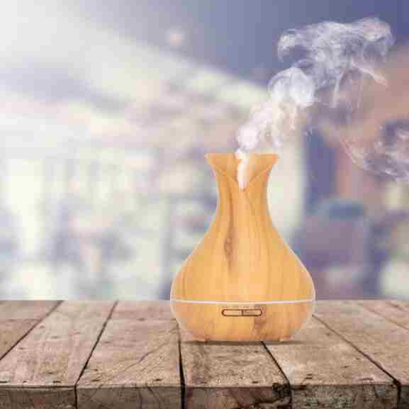 Vitality Pro Aroma Diffuser met LED verlichting en groot reservoir in licht hout
