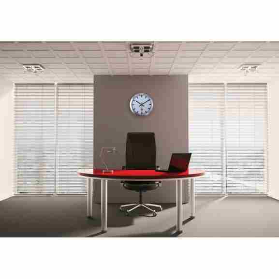 Nextime Station klok met witte wijzerplaat en aluminium rand