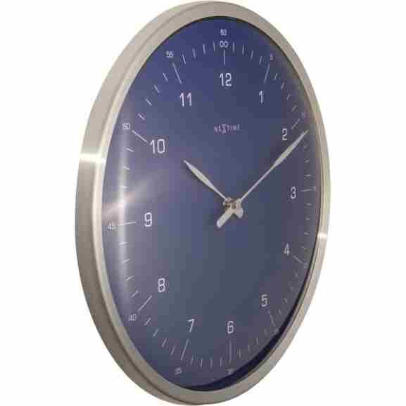 Nextime Ne-3243Bl blauwe wandklok met slanke metalen behuizing