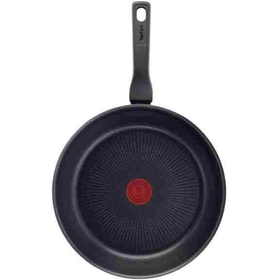 Zwarte Tefal koekenpan met ergonomisch handvat en krasbestendige titanium coating geschikt voor gas, keramisch, halogeen en