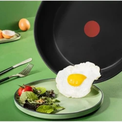 Zwarte Tefal koekenpan 20 cm met langdurige keramische anti-aanbaklaag en Thermo-Signal technologie voor perfecte