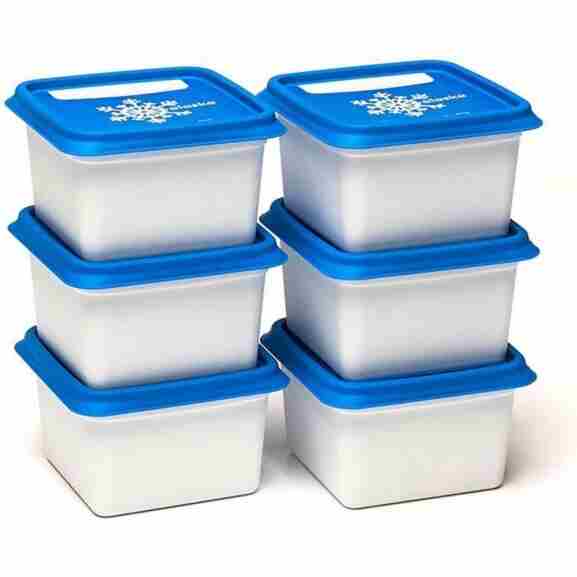 Zes witte DBP Alaska diepvriesdozen met blauwe deksels van 200 ml, perfect voor het bewaren van kleine porties maaltijden of