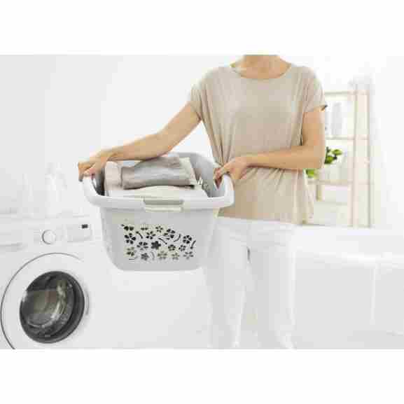 Rotho Flowers wasmand 50L grijs met rotanachtige bloemenpatroon voor optimale luchtcirculatie en ergonomische draaggrepen