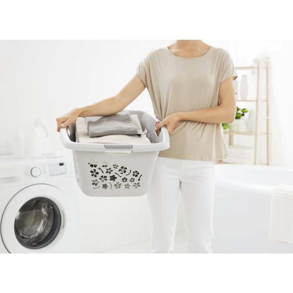 Rotho Flowers wasmand 50L grijs met rotanachtige bloemenpatroon voor optimale luchtcirculatie en ergonomische draaggrepen