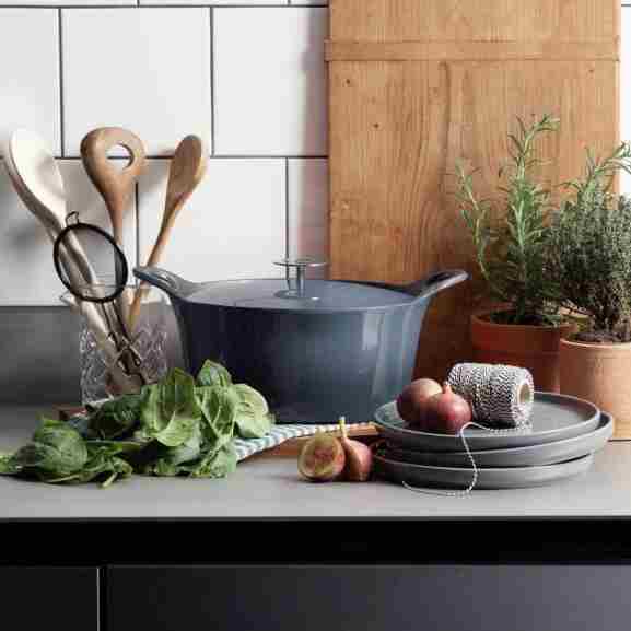 Cuisinox Volcan Braadpan met knop op deksel in denim blue