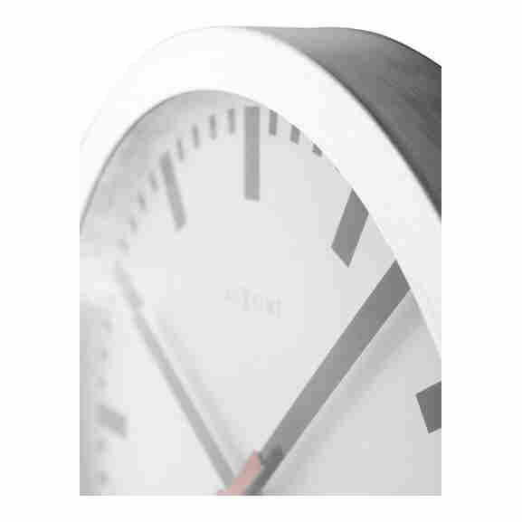 NeXtime Station wandklok met moderne aluminium uitstraling
