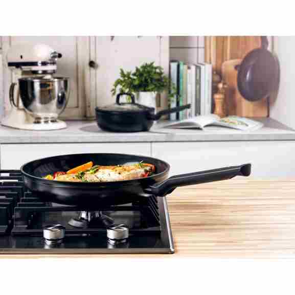 Bk Easy Induction koekenpan uit aluminium met zwarte coating